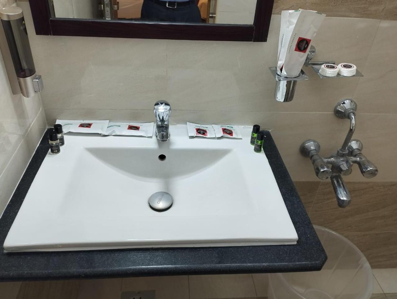 Hotel Annai Residency Vellore Esterno foto